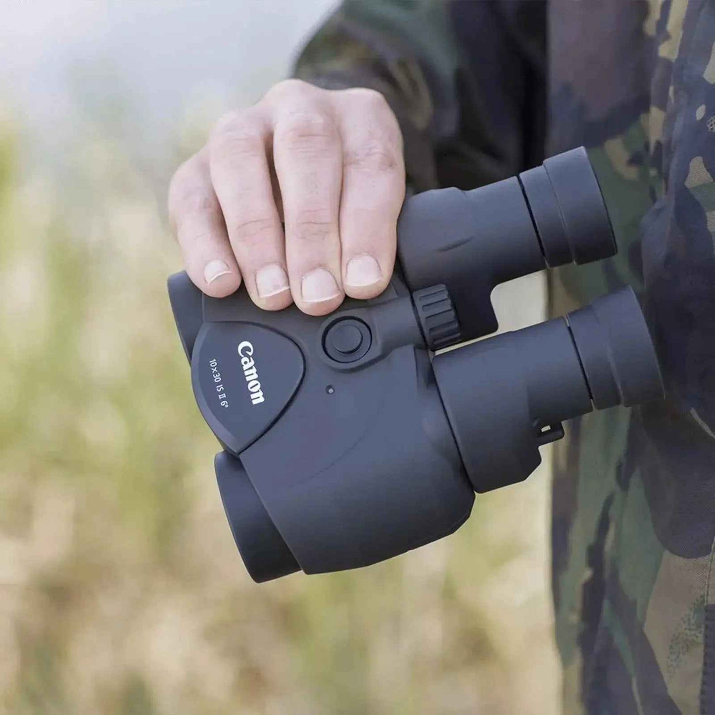 Canon 10 x 30 IS II Binoculars