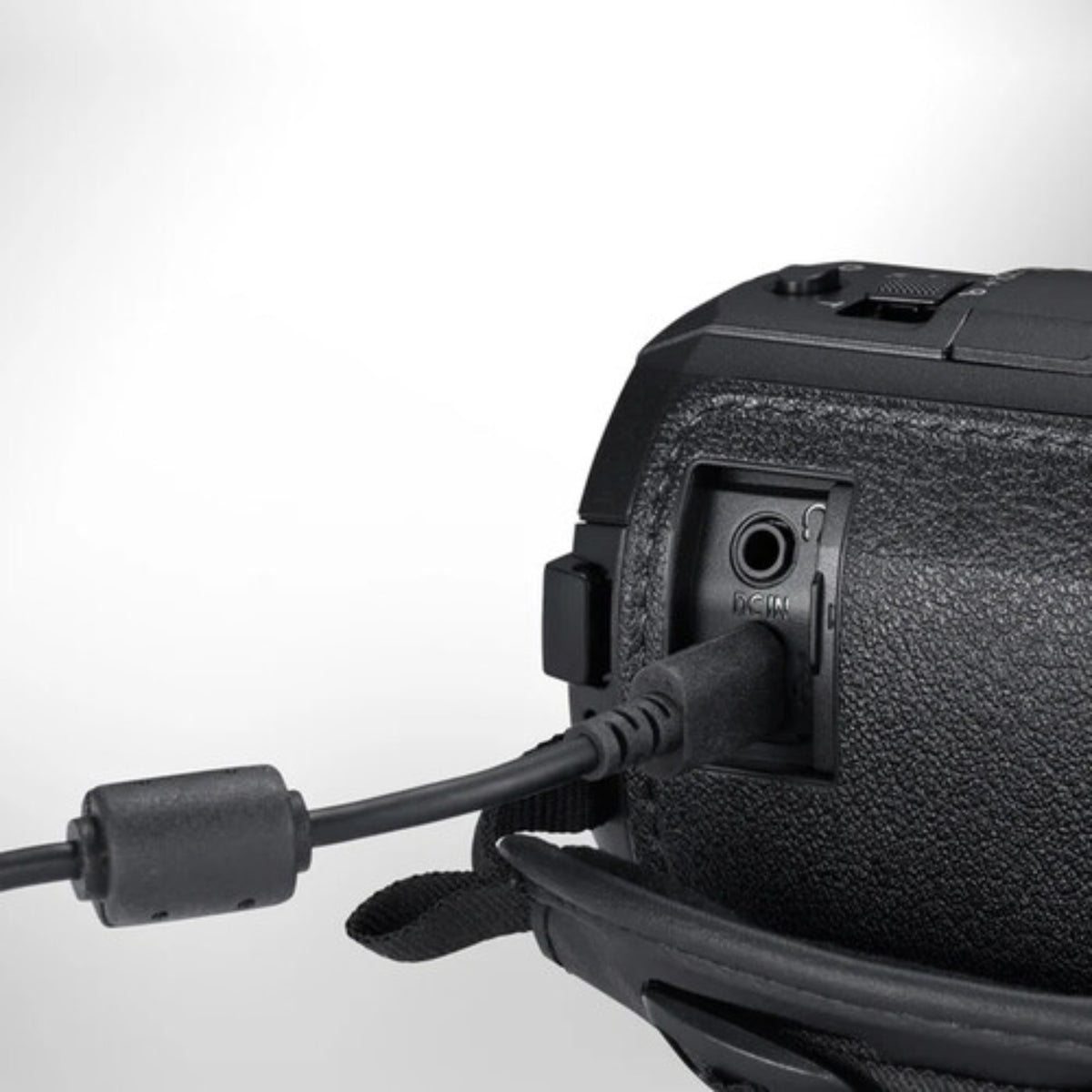 Panasonic HC-V900 HD Camcorder