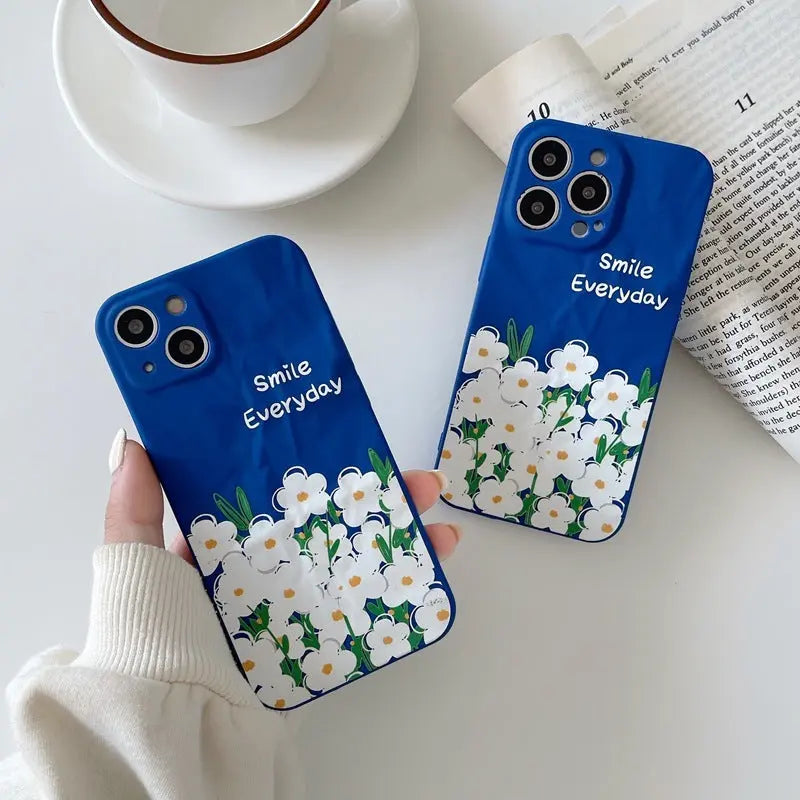 Simple Wrinkled Blue And White Flower Patch Silicone Phone Case Online Only