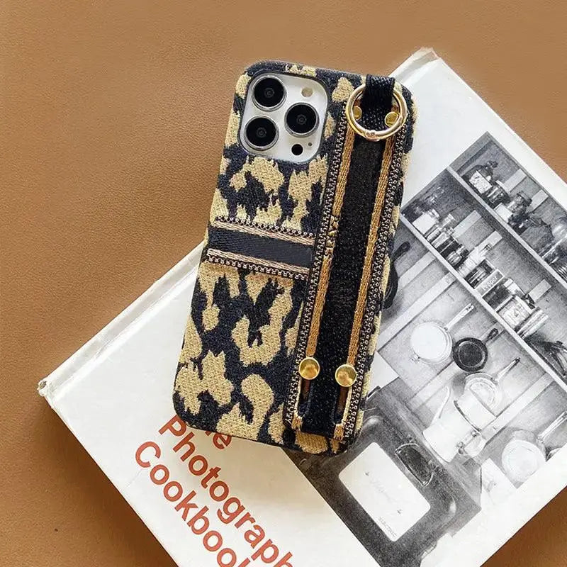 Classic Vintage Leopard Print Banner Wristband Phone Case - MyMobile